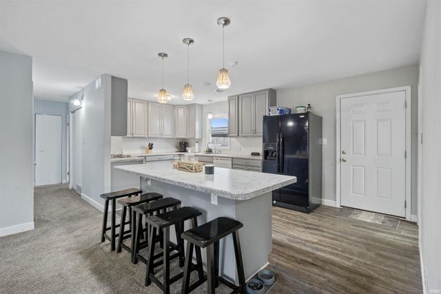 1807 W Wenlock Drive, Marion, IN 46952