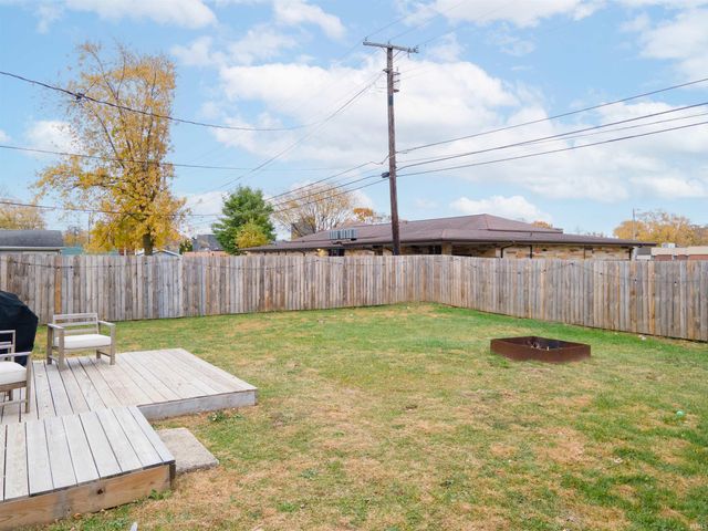 1807 W Wenlock Drive, Marion, IN 46952