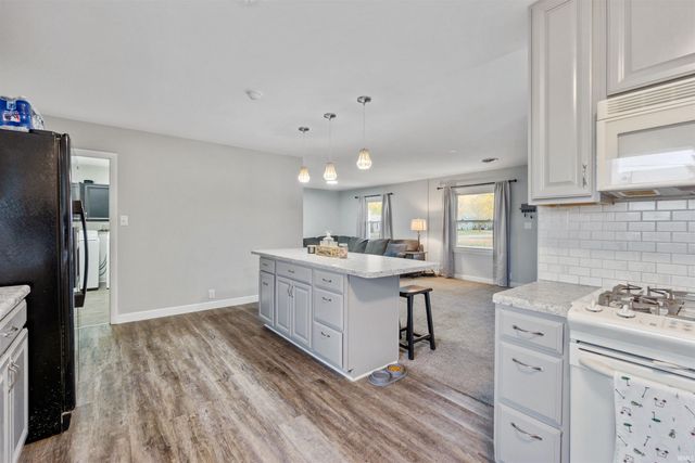 1807 W Wenlock Drive, Marion, IN 46952