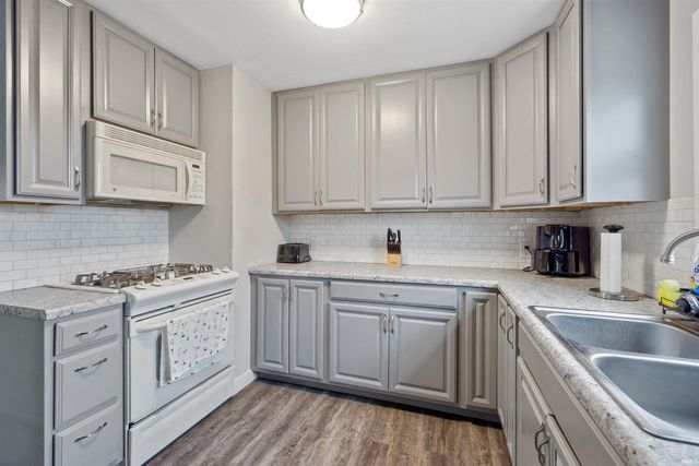 1807 W Wenlock Drive, Marion, IN 46952