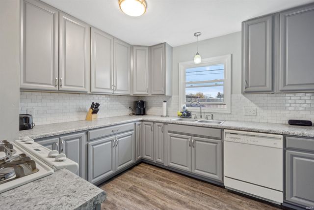 1807 W Wenlock Drive, Marion, IN 46952