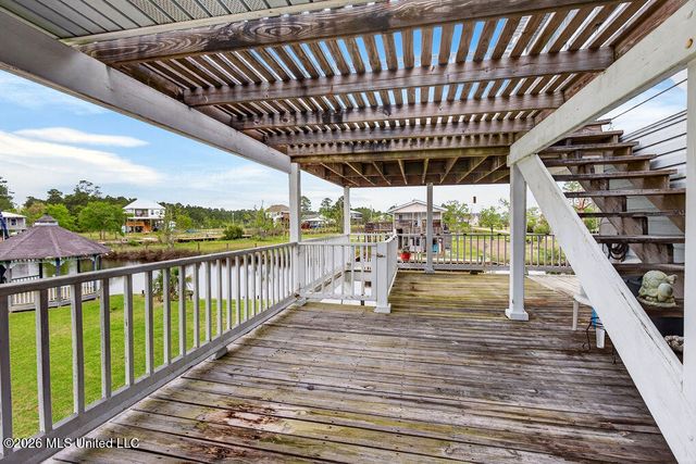 10199 Whale Avenue, Bay Saint Louis, MS 39520
