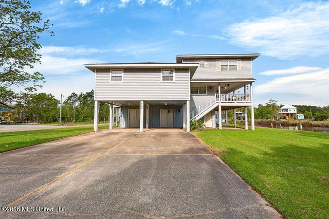 10199 Whale Avenue, Bay Saint Louis, MS 39520