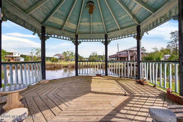 10199 Whale Avenue, Bay Saint Louis, MS 39520