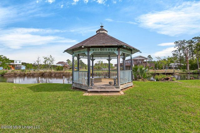 10199 Whale Avenue, Bay Saint Louis, MS 39520