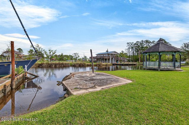 10199 Whale Avenue, Bay Saint Louis, MS 39520