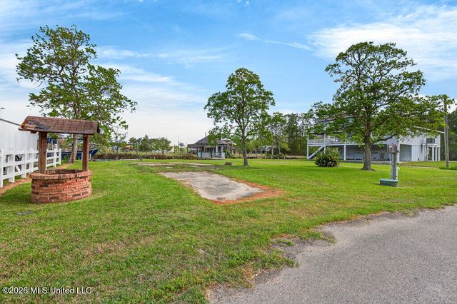 10199 Whale Avenue, Bay Saint Louis, MS 39520