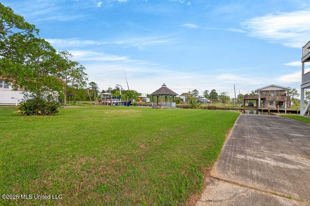 10199 Whale Avenue, Bay Saint Louis, MS 39520
