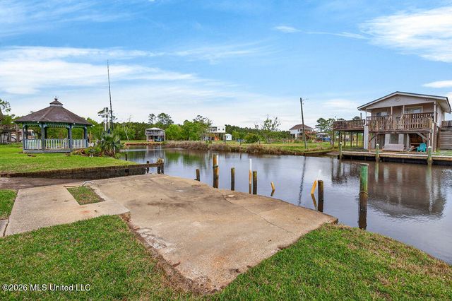 10199 Whale Avenue, Bay Saint Louis, MS 39520