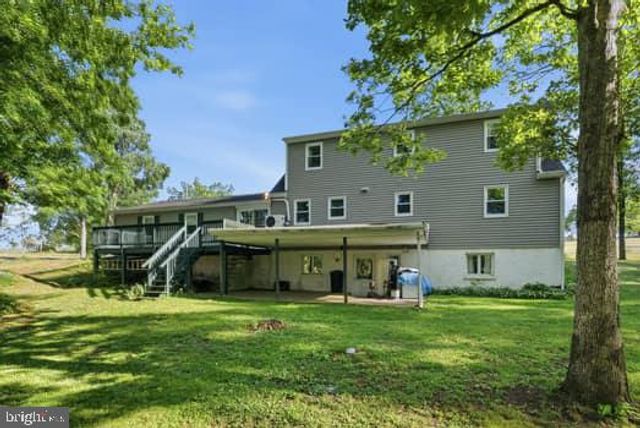 15 WINDING RD, Boyertown, PA 19512