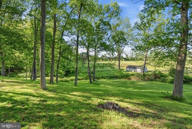 15 WINDING RD, Boyertown, PA 19512
