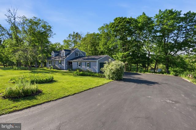 15 WINDING RD, Boyertown, PA 19512