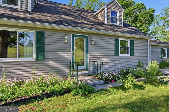 15 WINDING RD, Boyertown, PA 19512