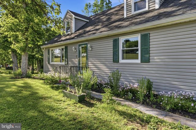 15 WINDING RD, Boyertown, PA 19512