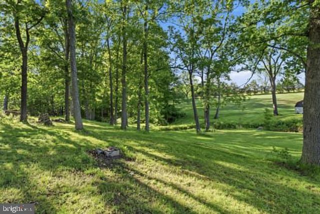 15 WINDING RD, Boyertown, PA 19512