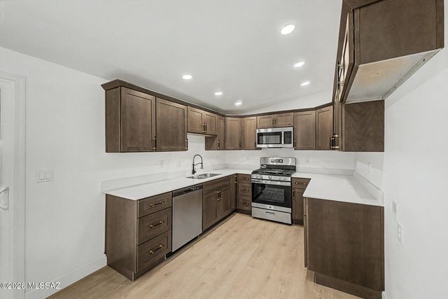 1212 W Fresno Street, Tucson, AZ 85745
