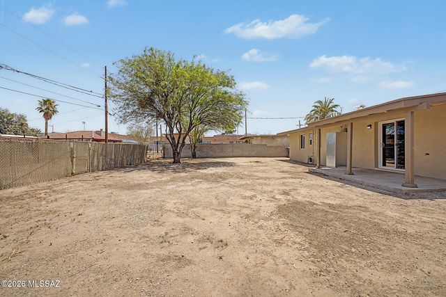 1212 W Fresno Street, Tucson, AZ 85745