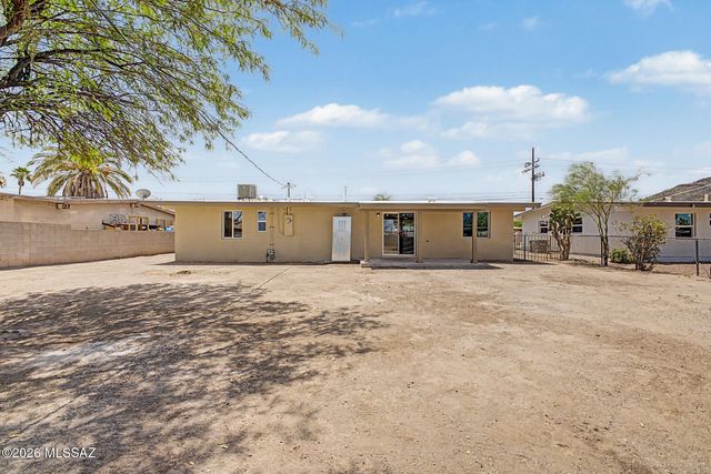 1212 W Fresno Street, Tucson, AZ 85745
