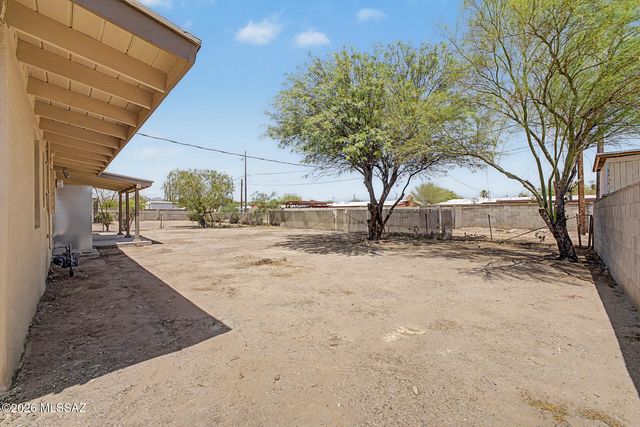 1212 W Fresno Street, Tucson, AZ 85745