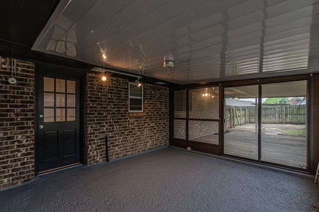 911 Cambridge Drive, Duncanville, TX 75137