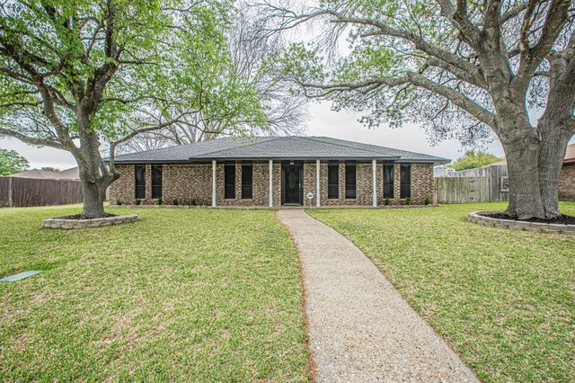 911 Cambridge Drive, Duncanville, TX 75137