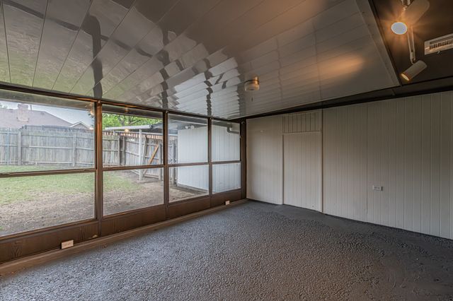 911 Cambridge Drive, Duncanville, TX 75137