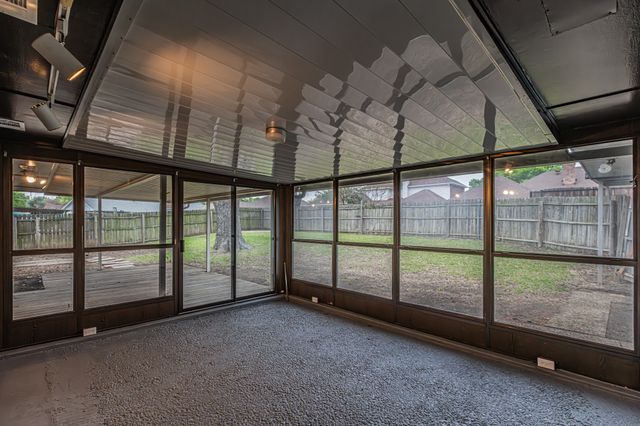 911 Cambridge Drive, Duncanville, TX 75137