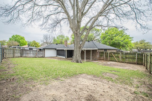 911 Cambridge Drive, Duncanville, TX 75137