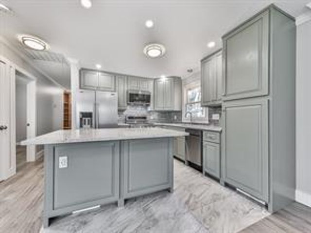 2406 Pine Drive NW, Kennesaw, GA 30152