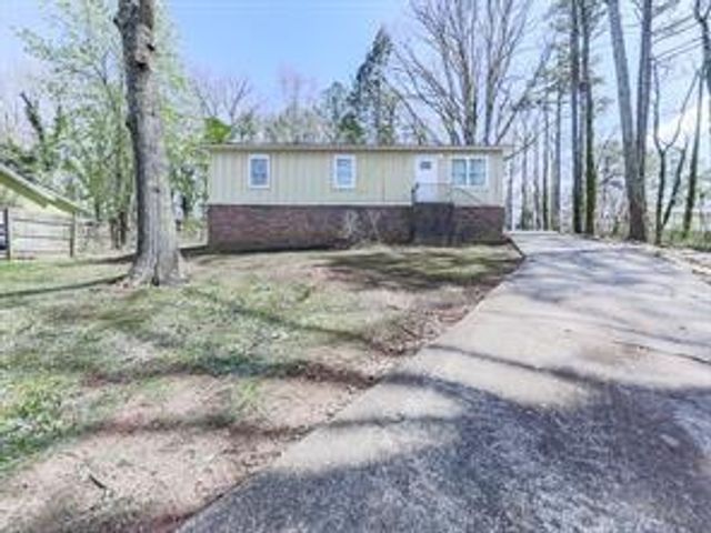 2406 Pine Drive NW, Kennesaw, GA 30152