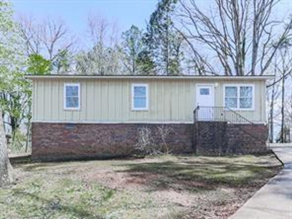 2406 Pine Drive NW, Kennesaw, GA 30152