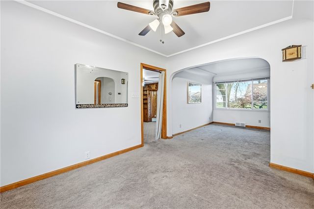 359 Koehler Dr, Sharpsville, PA 16150