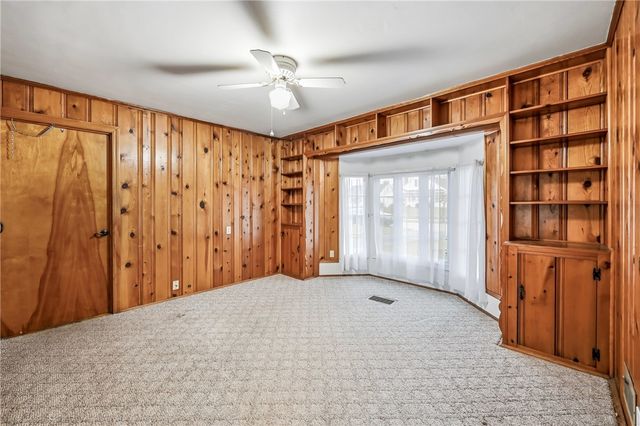 359 Koehler Dr, Sharpsville, PA 16150