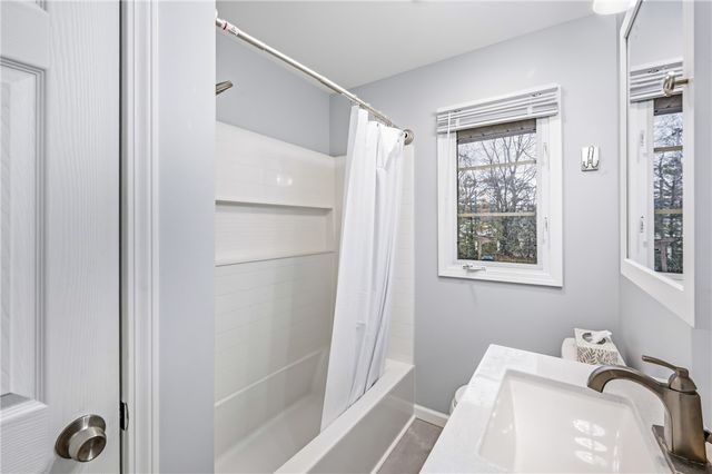 359 Koehler Dr, Sharpsville, PA 16150