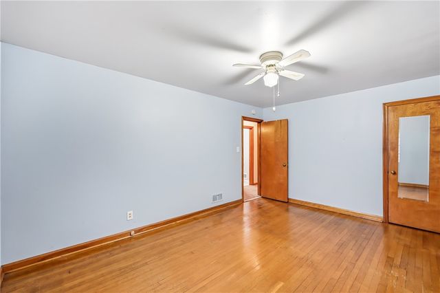 359 Koehler Dr, Sharpsville, PA 16150