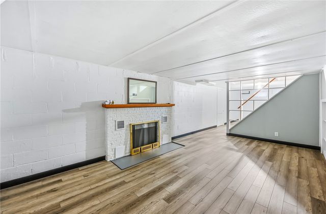 359 Koehler Dr, Sharpsville, PA 16150