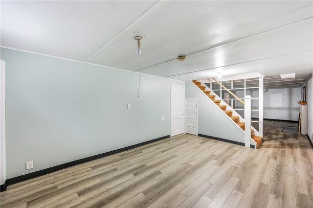 359 Koehler Dr, Sharpsville, PA 16150