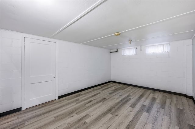 359 Koehler Dr, Sharpsville, PA 16150