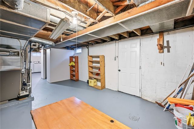 359 Koehler Dr, Sharpsville, PA 16150