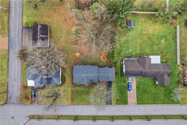 359 Koehler Dr, Sharpsville, PA 16150