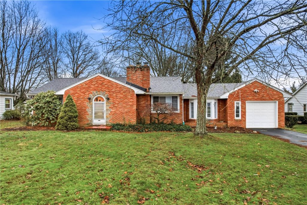 359 Koehler Dr, Sharpsville, PA 16150