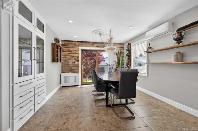 938 Van Buren Avenue, Franklin Square, NY 11010