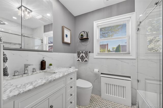 938 Van Buren Avenue, Franklin Square, NY 11010