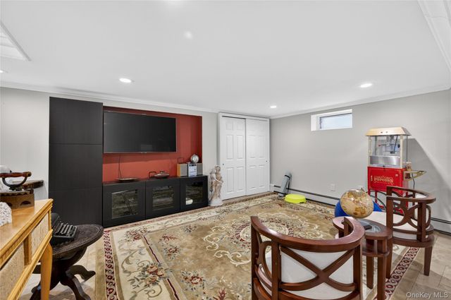 938 Van Buren Avenue, Franklin Square, NY 11010