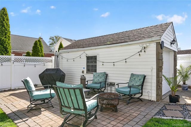 938 Van Buren Avenue, Franklin Square, NY 11010