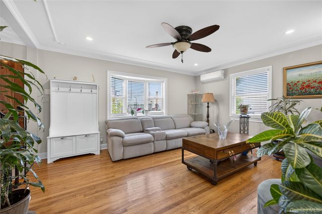 938 Van Buren Avenue, Franklin Square, NY 11010