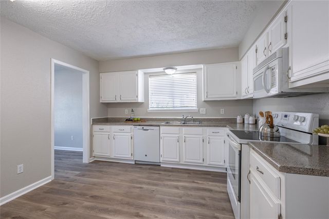 17602 Heritage Bay Drive, Webster, TX 77598