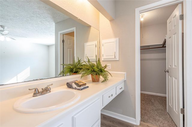 17602 Heritage Bay Drive, Webster, TX 77598