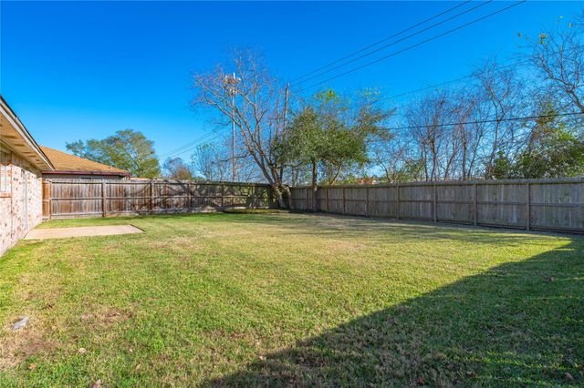 17602 Heritage Bay Drive, Webster, TX 77598