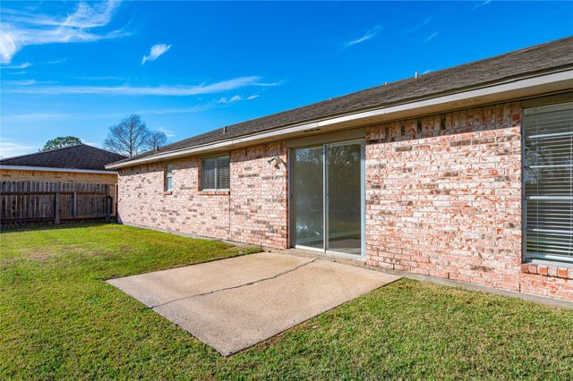 17602 Heritage Bay Drive, Webster, TX 77598